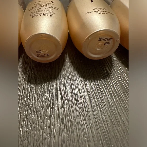 The history of whoo Cheonyuldan HwayulUltimate Regenerating Essence 40ml